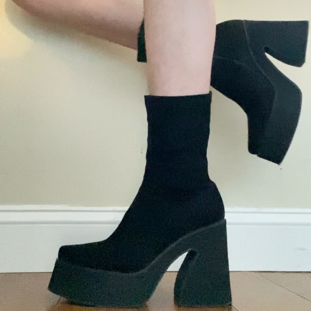 GoGo, disco, Bratz platform boots